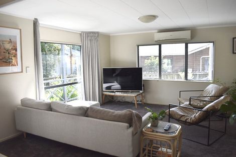 Photo of property in 3/296 Sunset Road, Windsor Park, Auckland, 0632