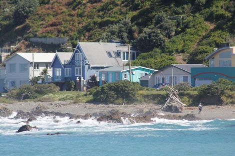 Photo of property in 130 Owhiro Bay Parade, Owhiro Bay, Wellington, 6023