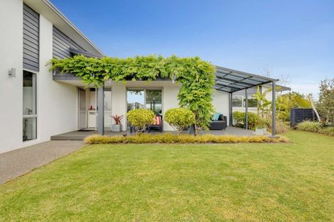 Photo of property in 20 Roseberry Place, Whitianga, 3510