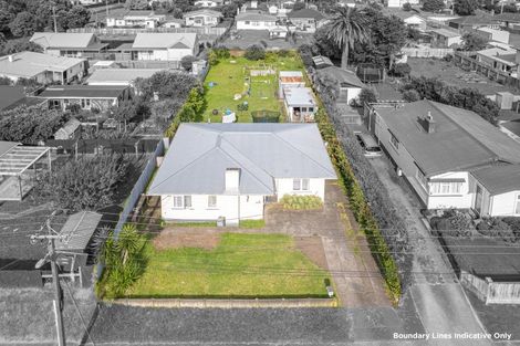 Photo of property in 125 Cornfoot Street, Castlecliff, Whanganui, 4501