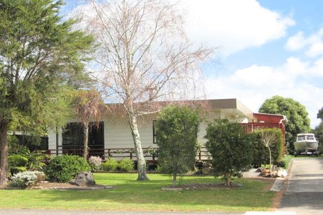 Photo of property in 26 Robinson Road, Whitianga, 3510