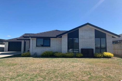 Photo of property in 12 Ruske Place, Grandview Heights, Hamilton, 3200