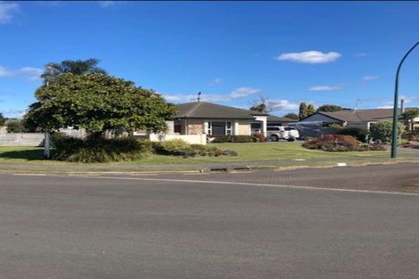 Photo of property in 1 Carribean Place, Papamoa Beach, Papamoa, 3118