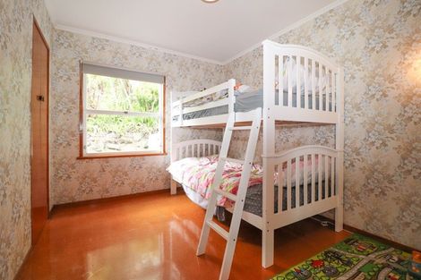 Photo of property in 20 Adams Road, Thornton Bay, Thames, 3575