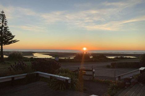 Photo of property in 3432 Pourerere Beach Road, Pourerere, Omakere, 4271