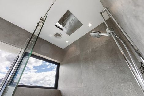 Photo of property in 13 Akitu Rise, Wanaka, 9305