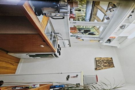 Photo of property in 2/2 Earl Road, Titirangi, Auckland, 0604