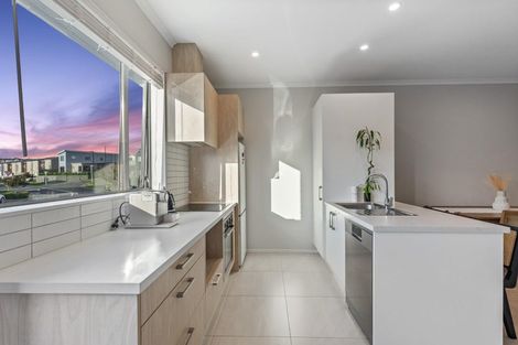 Photo of property in 75 Roundel Crescent, Whenuapai, Auckland, 0618