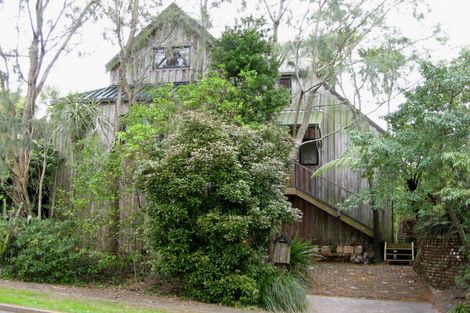 Photo of property in 9 Lindaver Grove, Merrilands, New Plymouth, 4312