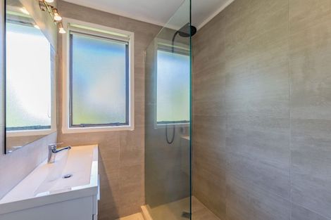 Photo of property in 35 Nile Road, Kelston, Auckland, 0602