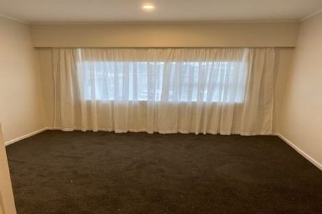 Photo of property in 2/111 Chivalry Road, Glenfield, Auckland, 0629