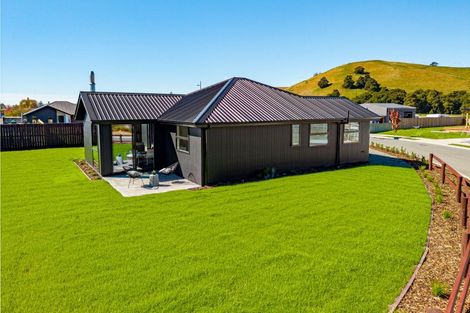 Photo of property in 4 Louden Place, Wakefield, 7025