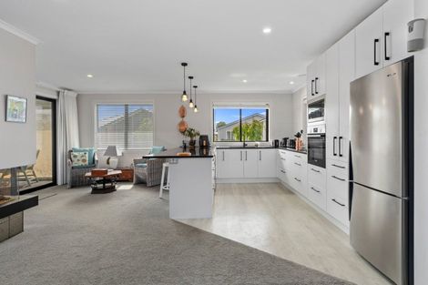 Photo of property in 2 Vesey Drive, Katikati, 3129