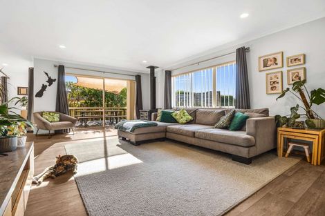 Photo of property in 36 Mandalay Place, Waiuku, 2123