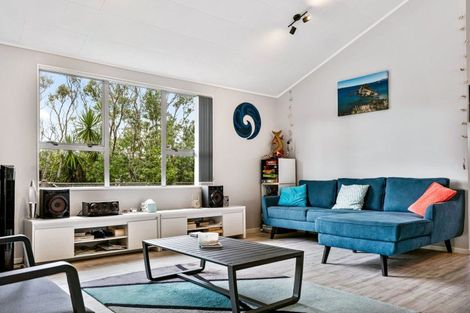 Photo of property in 143 Oakura Road, Oakura, Hikurangi, 0184