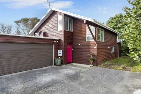 Photo of property in 2/206 Albany Highway, Schnapper Rock, Auckland, 0632