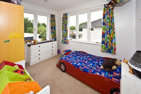 Photo of property in 6 Grainger Road, Te Atatu South, Auckland, 0610