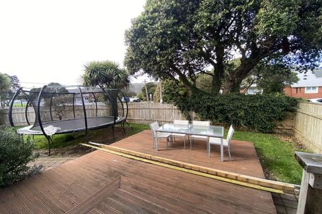 Photo of property in 8 Guthrie Street, Waterloo, Lower Hutt, 5011