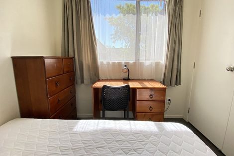 Photo of property in 8c Schnapper Rock Road, Schnapper Rock, Auckland, 0632