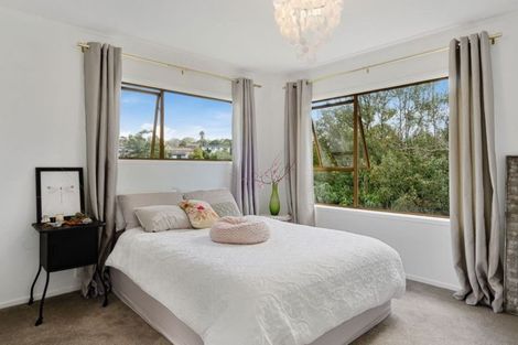 Photo of property in 2/69 Glencoe Road, Browns Bay, Auckland, 0630