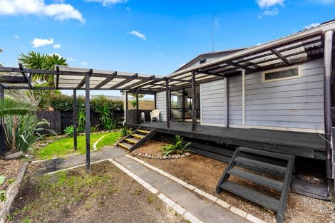 Photo of property in 4 Rere Place, Parakai, 0830