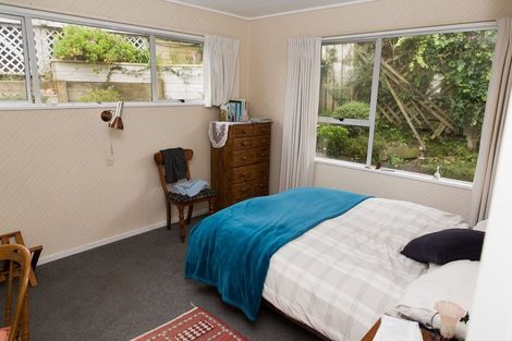 Photo of property in 15 Gloaming Hill, Titahi Bay, Porirua, 5022