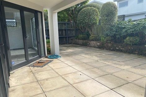 Photo of property in 32 Oakford Close, Riccarton, Christchurch, 8011