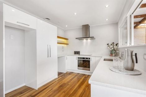 Photo of property in 968 East Coast Road, Northcross, Auckland, 0632