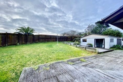 Photo of property in 12 Melia Grove, Goodwood Heights, Auckland, 2105