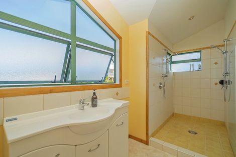 Photo of property in 99 Centennial Drive, Whitianga, 3510