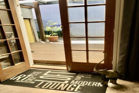 Photo of property in 90 Bridge Street, Eltham, 4322