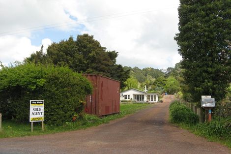 Photo of property in 36 Awa Road, Kumeu, 0891