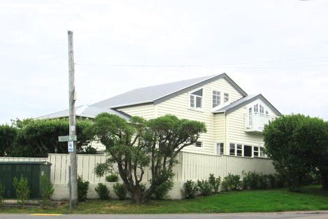 Photo of property in 6 Ranui Crescent, Khandallah, Wellington, 6035