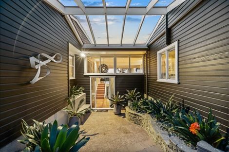 Photo of property in 2/65 Park Rise, Campbells Bay, Auckland, 0630