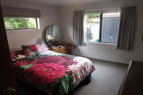 Photo of property in 2a Maungaraki Road, Korokoro, Lower Hutt, 5012