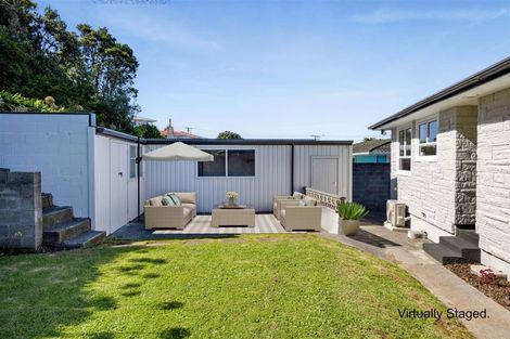 Photo of property in 25 Simons Street, Moturoa, New Plymouth, 4310