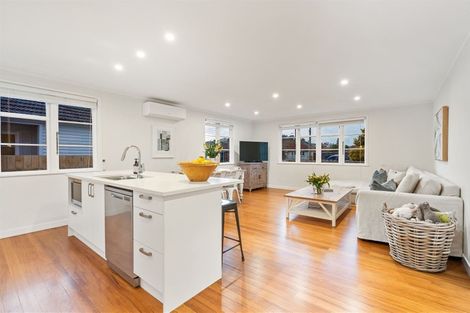 Photo of property in 10 Parkinson Avenue, Wesley, Auckland, 1041