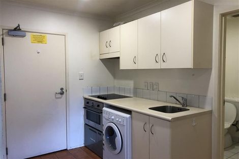 Photo of property in 5c/30 Westward Ho, Glen Eden, Auckland, 0602