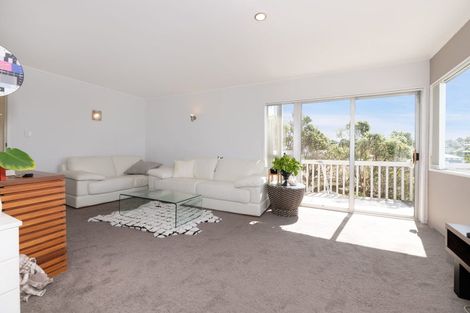 Photo of property in 2/401 East Coast Road, Mairangi Bay, Auckland, 0630