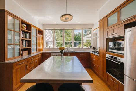 Photo of property in 200 Aokautere Drive, Fitzherbert, Palmerston North, 4471