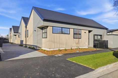 Photo of property in 2 Evatt Street, Bryndwr, Christchurch, 8053