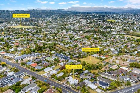 Photo of property in 1a Pleasant Road, Glen Eden, Auckland, 0602