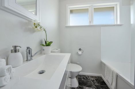 Photo of property in 1/400 Fergusson Drive, Heretaunga, Upper Hutt, 5018