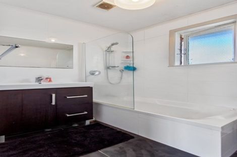 Photo of property in 2/108 Saint Johns Road, Saint Johns, Auckland, 1072