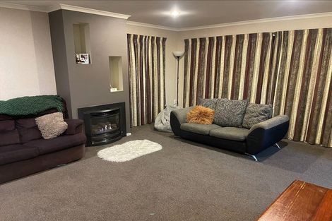 Photo of property in 3 Nevada Way, Kelvin Grove, Palmerston North, 4414