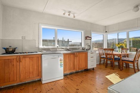 Photo of property in 301 Roxburgh Road East, Roxburgh East, Roxburgh, 9571