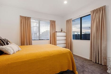 Photo of property in 5a Arney Road, Ranui, Auckland, 0612