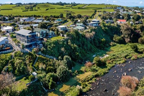 Photo of property in 48 Kawei Road, Ohawe, Hawera, 4671