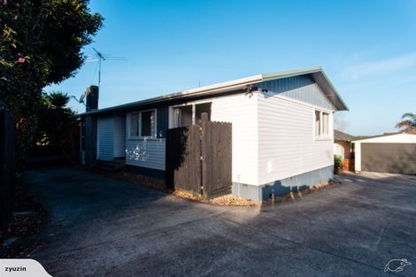 Photo of property in 21 Mcquarrie Avenue, Wattle Downs, Auckland, 2103