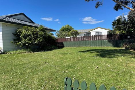 Photo of property in 43 Barbados Drive, Unsworth Heights, Auckland, 0632